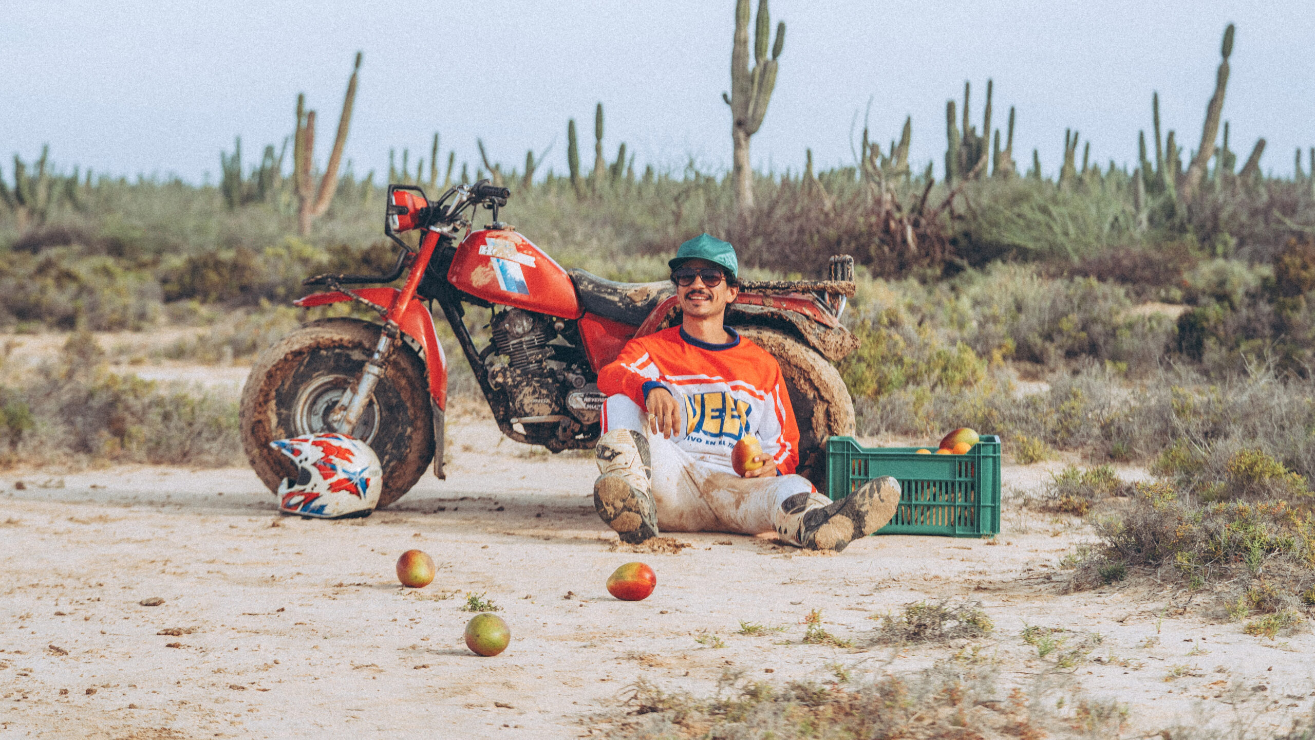Caloncho nos da una cátedra de chill con “Mangos”