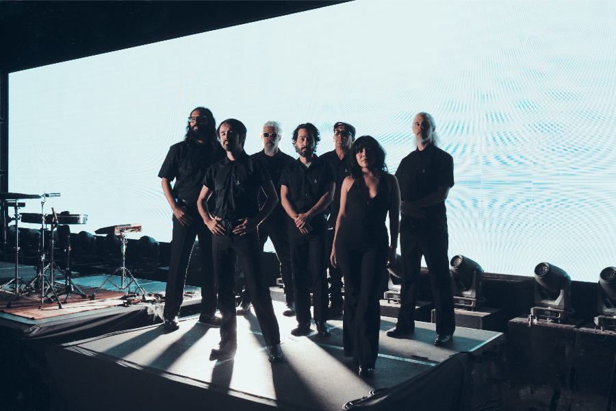 Sonido Gallo Negro y La Changa te sacan los prohibidos con "La Cumbia del Gallo Negro"