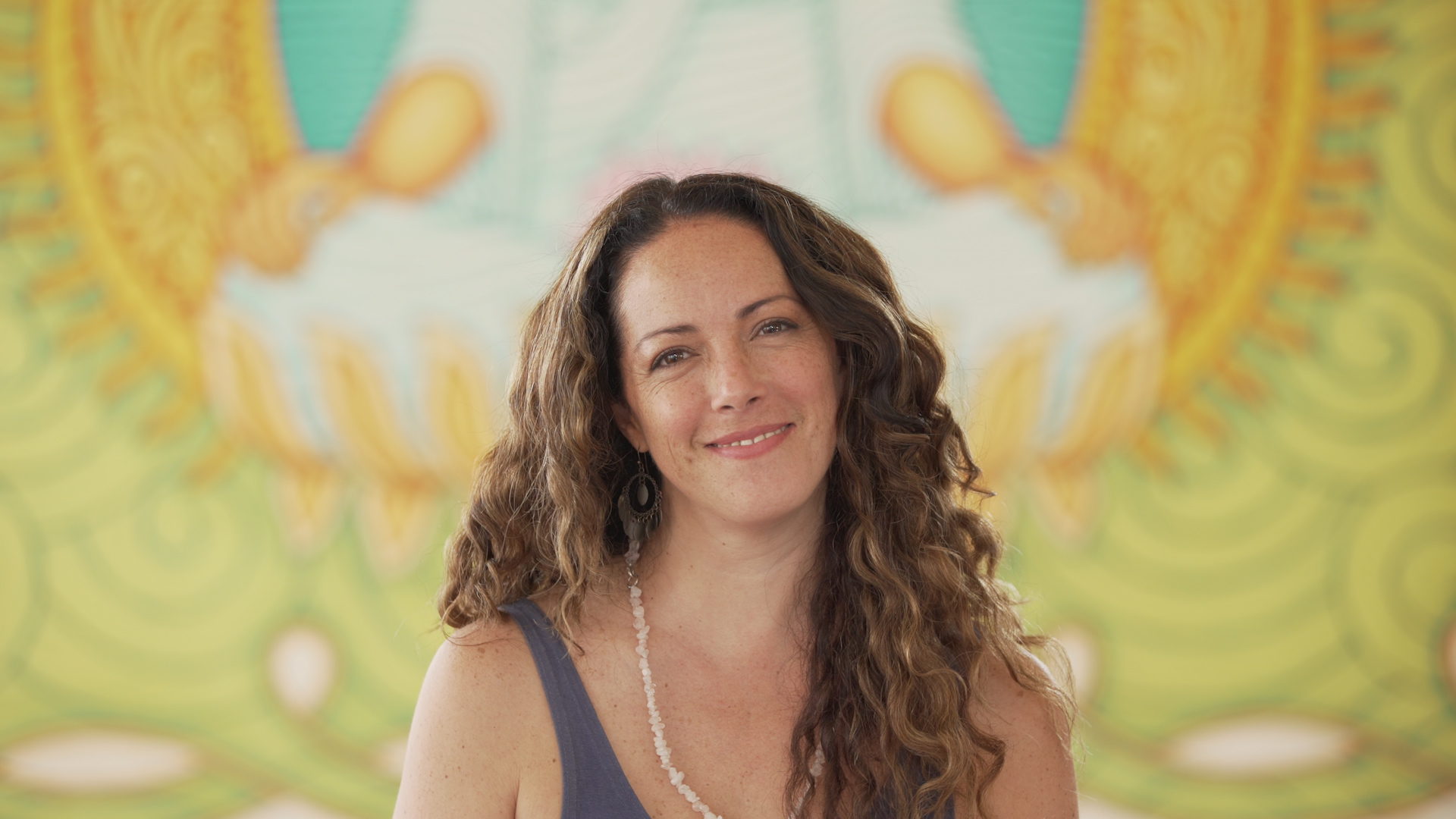 Valle convierte el amor propio en el centro de “Me quiero tanto”